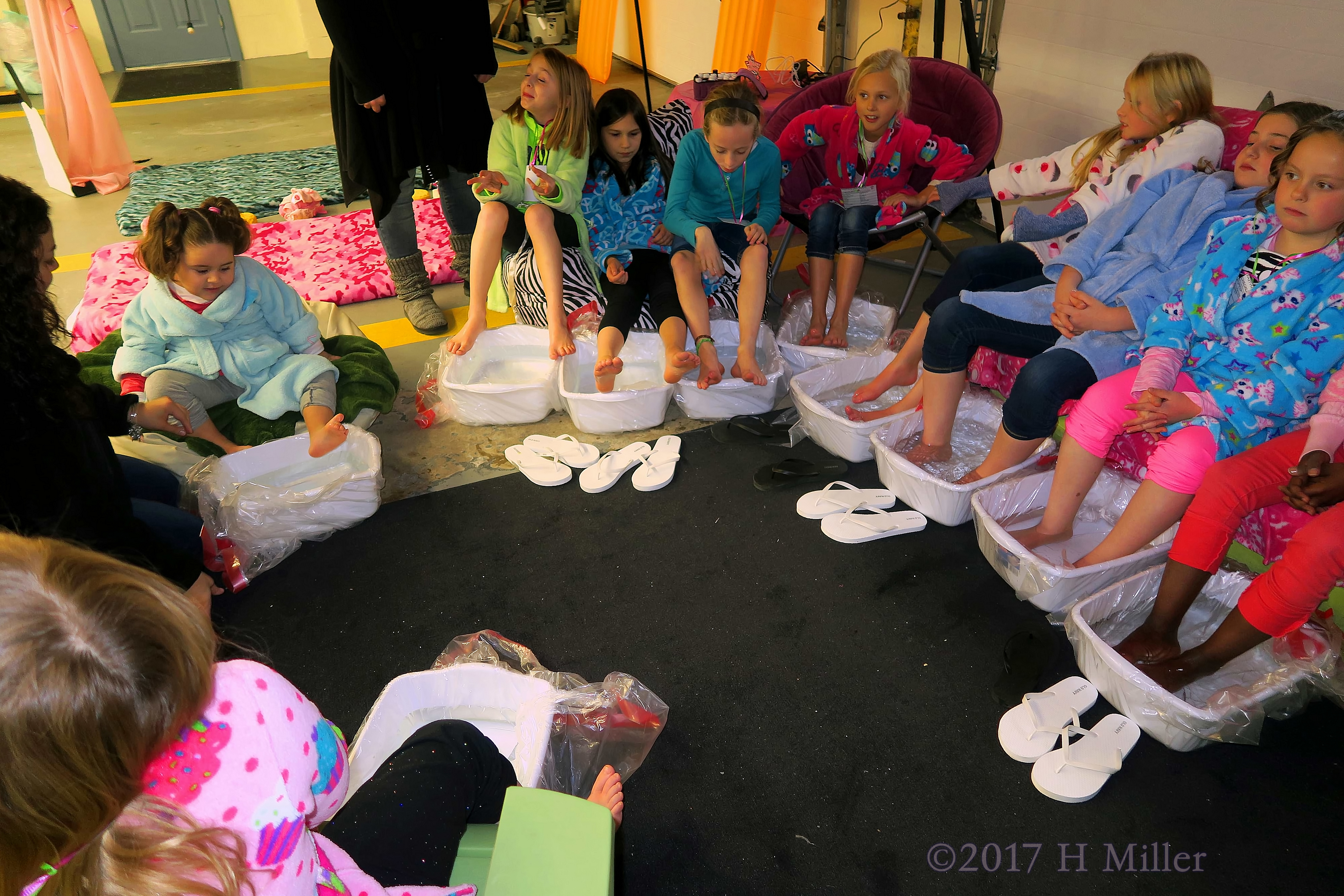 Lovely Warm Water And Soothing Scents In The Kids Pedicure Footbaths. Lovely Warm Water And Soothing Scents In The Kids Pedicure Footbaths.